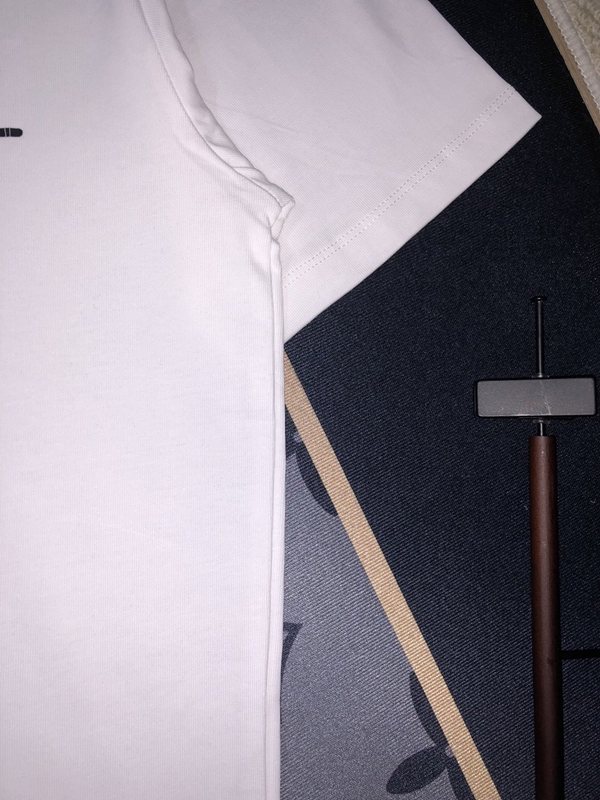 ブランドTシャツ細部ディテール